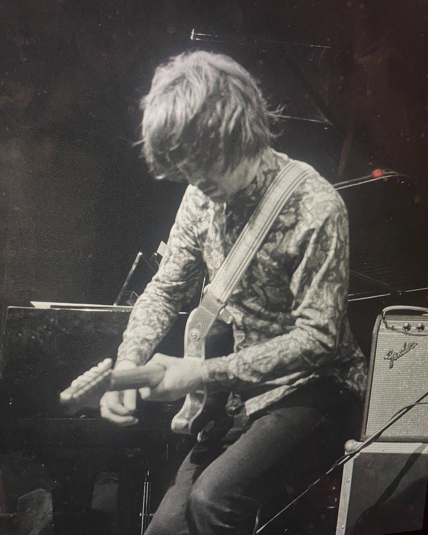 #gvedges 

💿EDGES - Morning mister Protocol // everywhere 💿

@igloorec