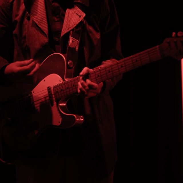 🎸 Nouvelle live session de EDGES – “Punk You” 🎸

🎥 Filmé par @vincent_blairon 
🎚️ Enregistré par Morgan LeGrelle

👉 Lien dans la bio

Regarde. Monte le son. Ressens.

#gvedges #jazzisnotdead #rockisnotdead